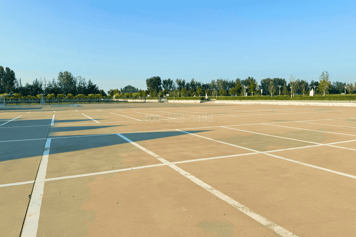 永安公墓园区停车场